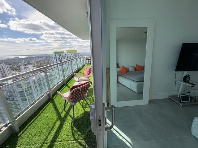 92 SW 3rd St 4804, Miami, FL 33130