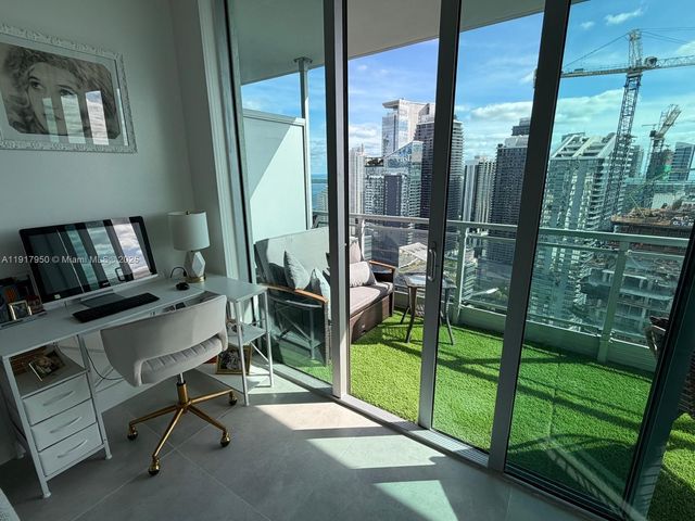 92 SW 3rd St 4804, Miami, FL 33130