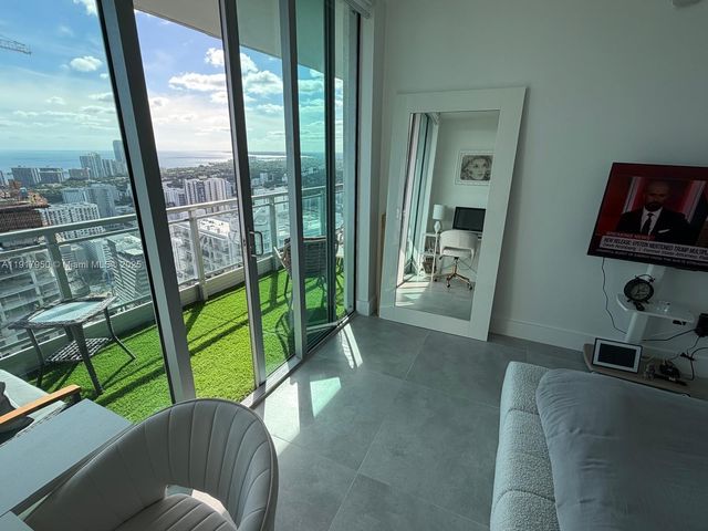 92 SW 3rd St 4804, Miami, FL 33130