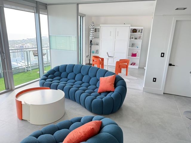 92 SW 3rd St 4804, Miami, FL 33130