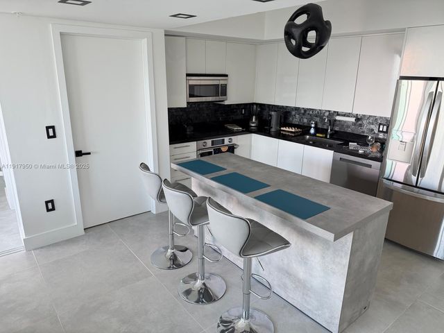 92 SW 3rd St 4804, Miami, FL 33130