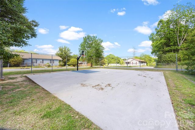 621 Pennsylvania Avenue, Charlotte, NC 28216