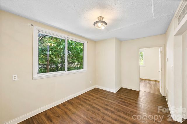621 Pennsylvania Avenue, Charlotte, NC 28216