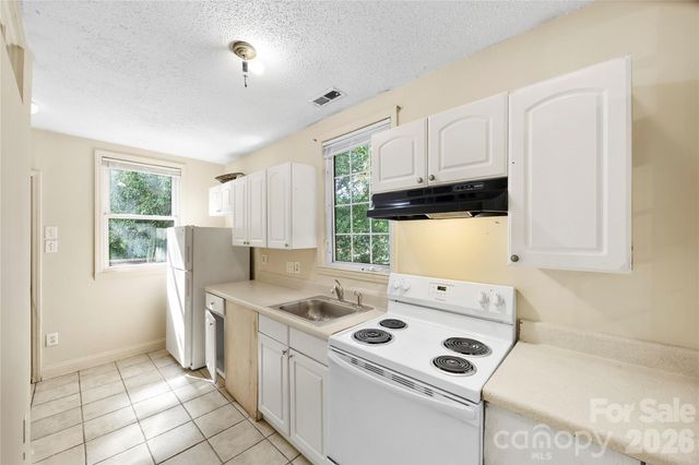 621 Pennsylvania Avenue, Charlotte, NC 28216