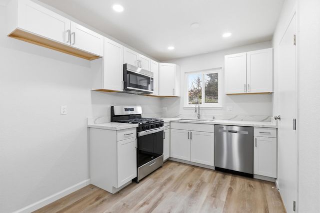 617 Merrimac Ct, Modesto, CA 95354