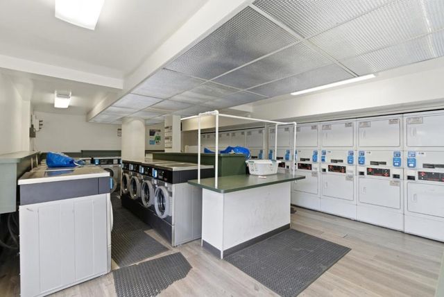 500 W Middlefield Road 41, Mountain View, CA 94043