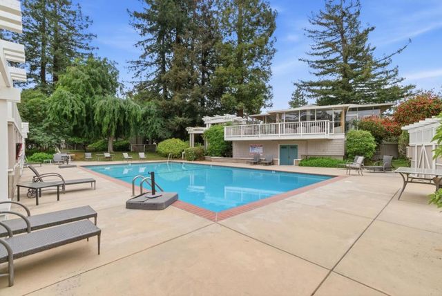 500 W Middlefield Road 41, Mountain View, CA 94043