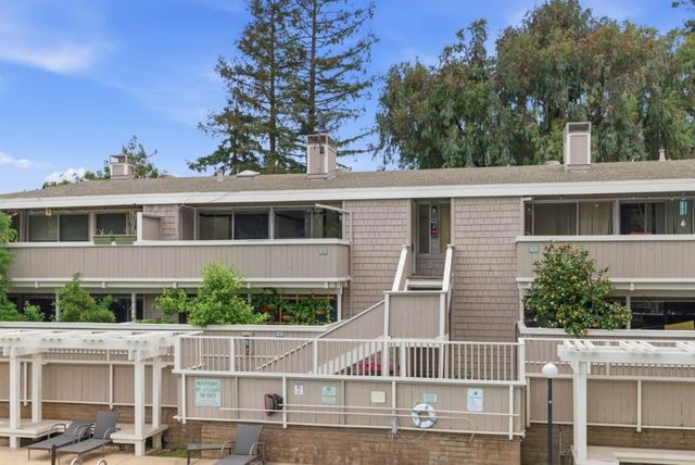 500 W Middlefield Road 41, Mountain View, CA 94043