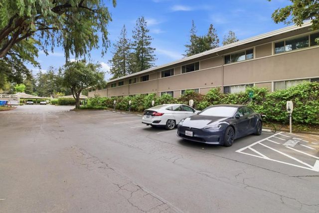 500 W Middlefield Road 41, Mountain View, CA 94043