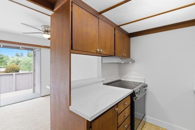 500 W Middlefield Road 41, Mountain View, CA 94043