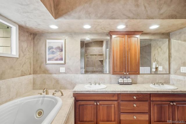 5 White Pine Place, Littleton, CO 80127