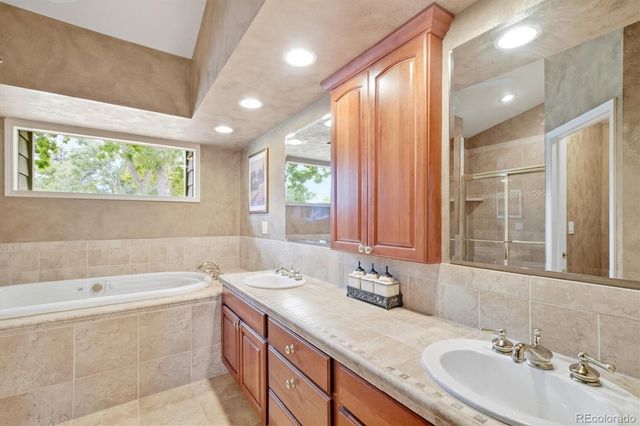 5 White Pine Place, Littleton, CO 80127