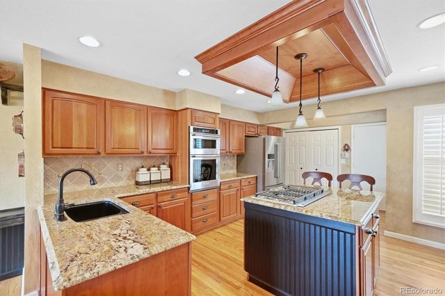 5 White Pine Place, Littleton, CO 80127