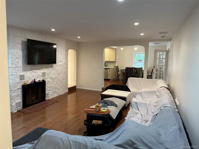 1385 Gardiner Drive, Bay Shore, NY 11706