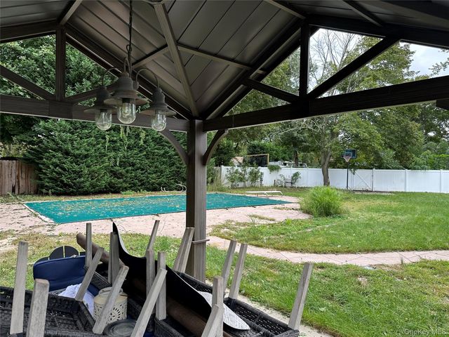 1385 Gardiner Drive, Bay Shore, NY 11706
