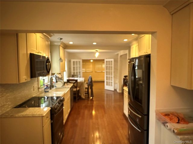 1385 Gardiner Drive, Bay Shore, NY 11706