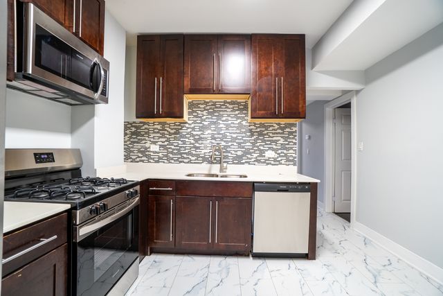 6961 S Eberhart Avenue, Chicago, IL 60637