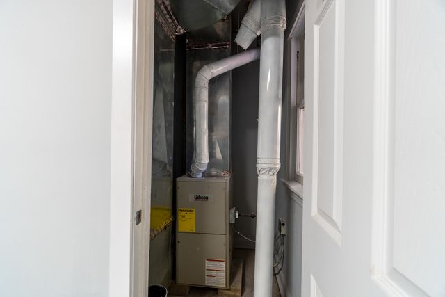 6961 S Eberhart Avenue, Chicago, IL 60637