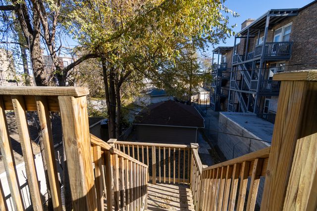 6961 S Eberhart Avenue, Chicago, IL 60637