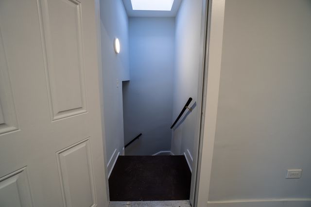 6961 S Eberhart Avenue, Chicago, IL 60637