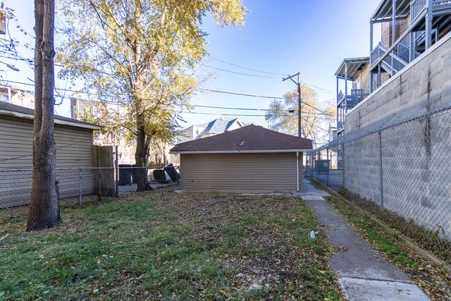 6961 S Eberhart Avenue, Chicago, IL 60637