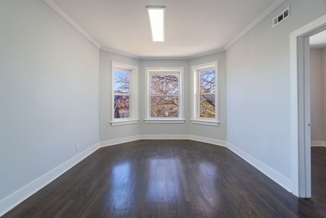 6961 S Eberhart Avenue, Chicago, IL 60637