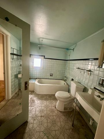 2508 Isabella Street, Evanston, IL 60201