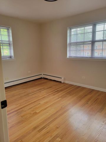 1725 Howard Avenue W 201, Des Plaines, IL 60018