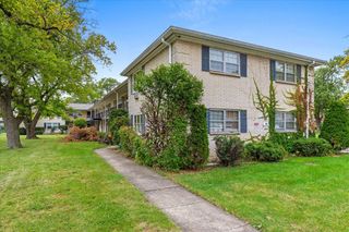 1725 Howard Avenue W 201, Des Plaines, IL 60018