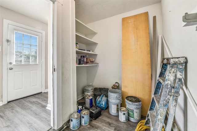 1525 Wayside Drive, Texas City, TX 77590