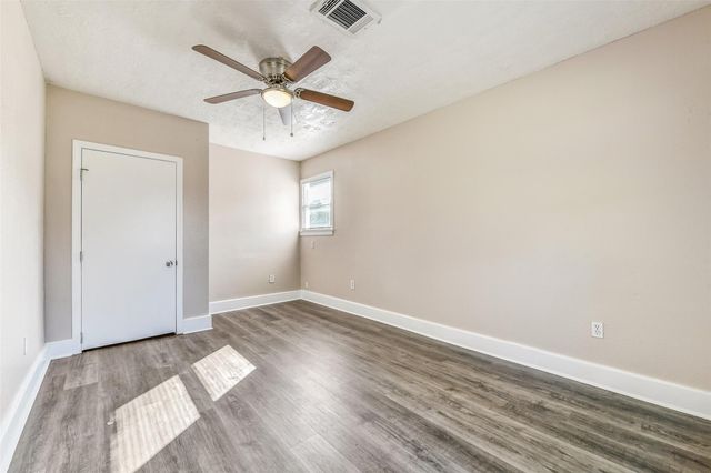 1525 Wayside Drive, Texas City, TX 77590