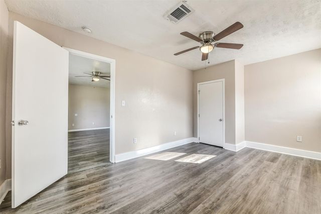 1525 Wayside Drive, Texas City, TX 77590