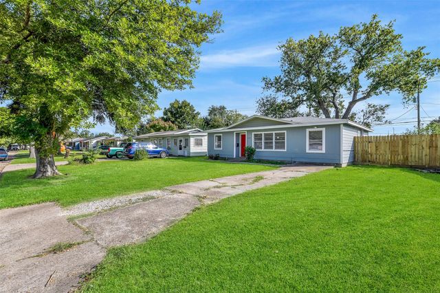 1525 Wayside Drive, Texas City, TX 77590