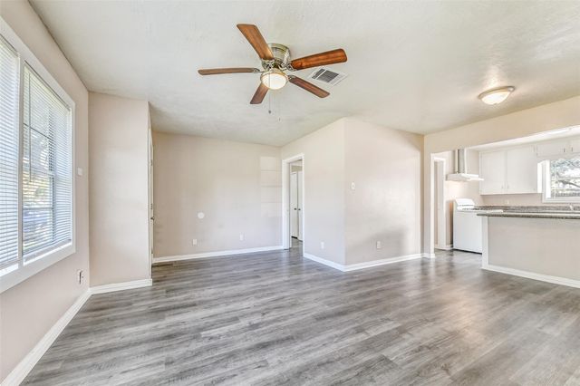 1525 Wayside Drive, Texas City, TX 77590