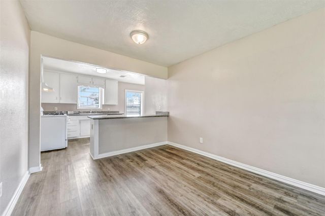 1525 Wayside Drive, Texas City, TX 77590