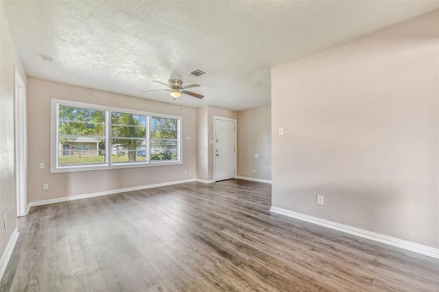 1525 Wayside Drive, Texas City, TX 77590