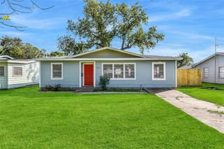 1525 Wayside Drive, Texas City, TX 77590