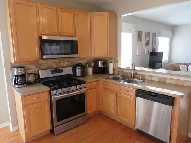 1003 Marion Drive, Shorewood, IL 60404