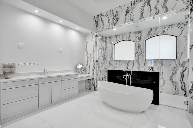 11056 Blackhawk Boulevard, Davie, FL 33328