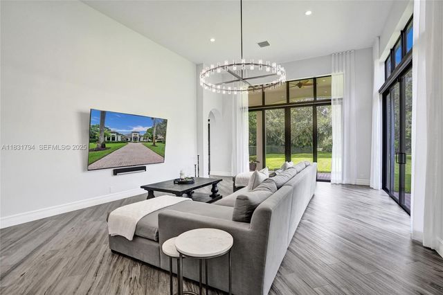 11056 Blackhawk Boulevard, Davie, FL 33328