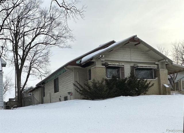 366 E Atherton Road, Flint, MI 48507