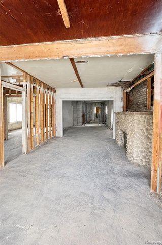 366 E Atherton Road, Flint, MI 48507