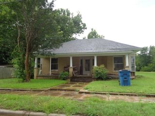 200 S Post Oak, Winnsboro, TX 75494