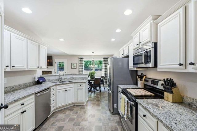 894 Happy Valley Circle, Newnan, GA 30263