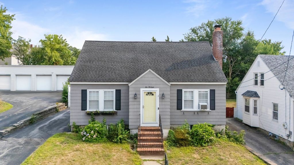 613 Lake Avenue, Manchester, NH 03103
