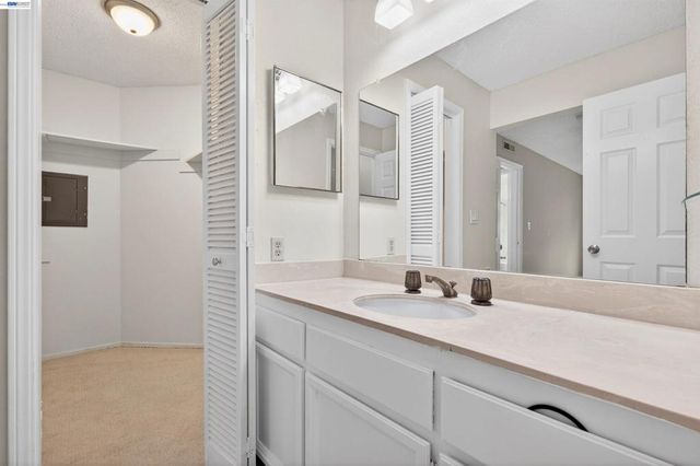 22139 22139 Castille Ln 55, Hayward, CA 94541