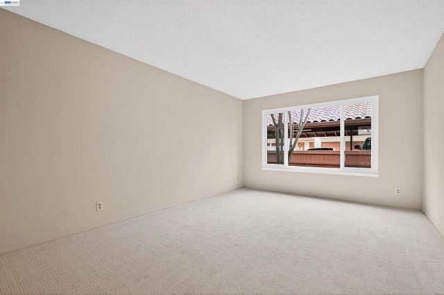 22139 22139 Castille Ln 55, Hayward, CA 94541