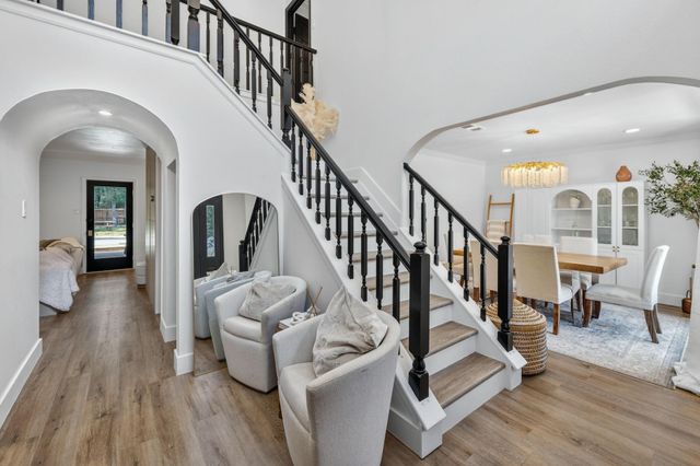 129 N Rainbow Ridge Circle, The Woodlands, TX 77381