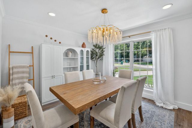 129 N Rainbow Ridge Circle, The Woodlands, TX 77381