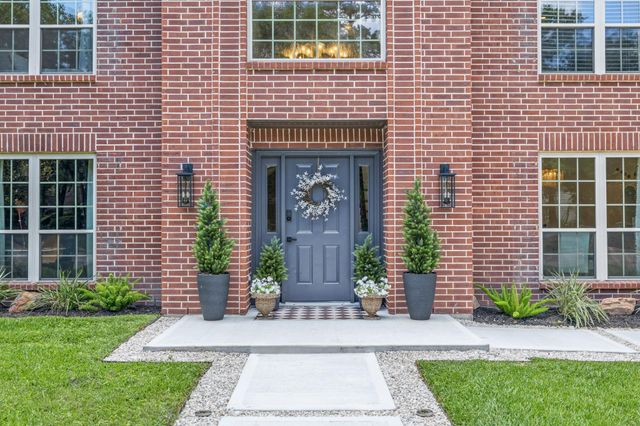 129 N Rainbow Ridge Circle, The Woodlands, TX 77381
